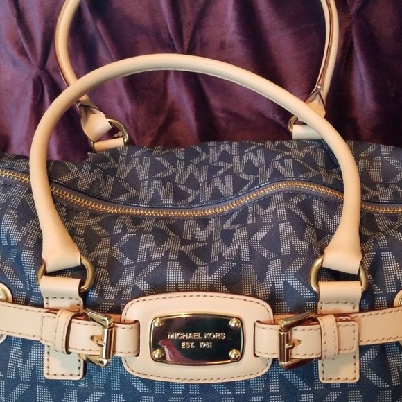 Michael Kors "HAMILTON" Weekender Monogram Bag - Picture 5 of 8